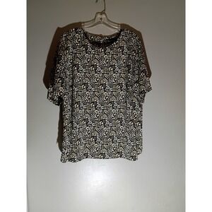 Maggie Barnes size 1x tops